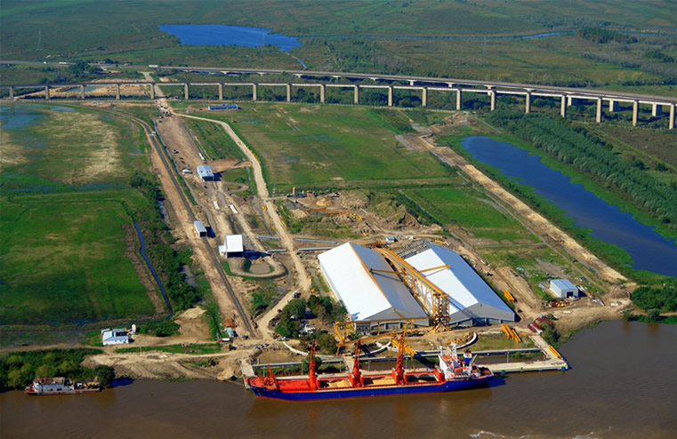 Puerto de Brazo Largo para embarcaciones de 120.000 toneladas